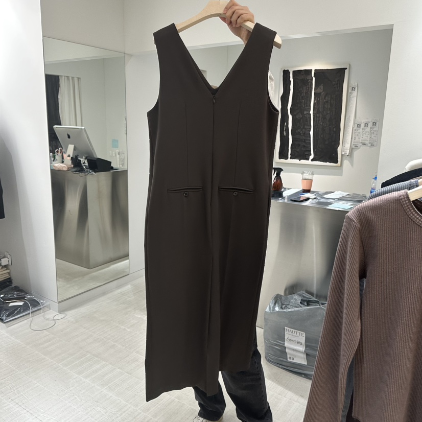 251115-0504 解析服装服饰批发市场的趋势与机遇