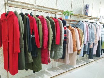一线品牌卡拉贝斯 折扣女装走份批发一手货源，重庆服装服饰批发新选择